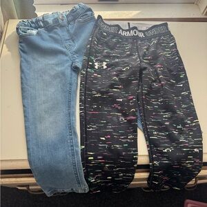 Blue Jeans skinny jeans toddler 4T and Black Patterned Leggings under armour